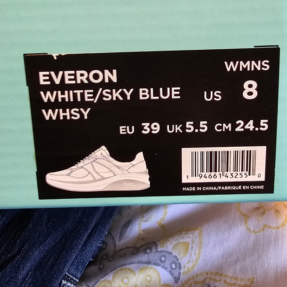Cherokee White and Light Blue Women’s Sneakers - Picture 4 of 5